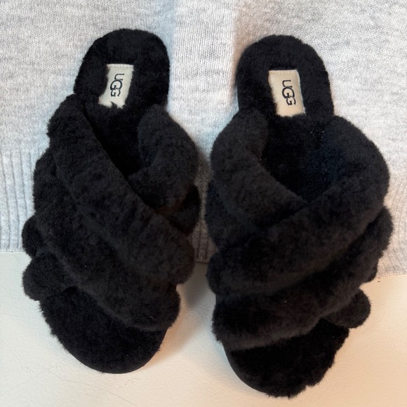 UGG Scuffita Women's Size 8 Black Shearling Sandals Fluffy Slide Soft Slippers - Picture 1 of 6